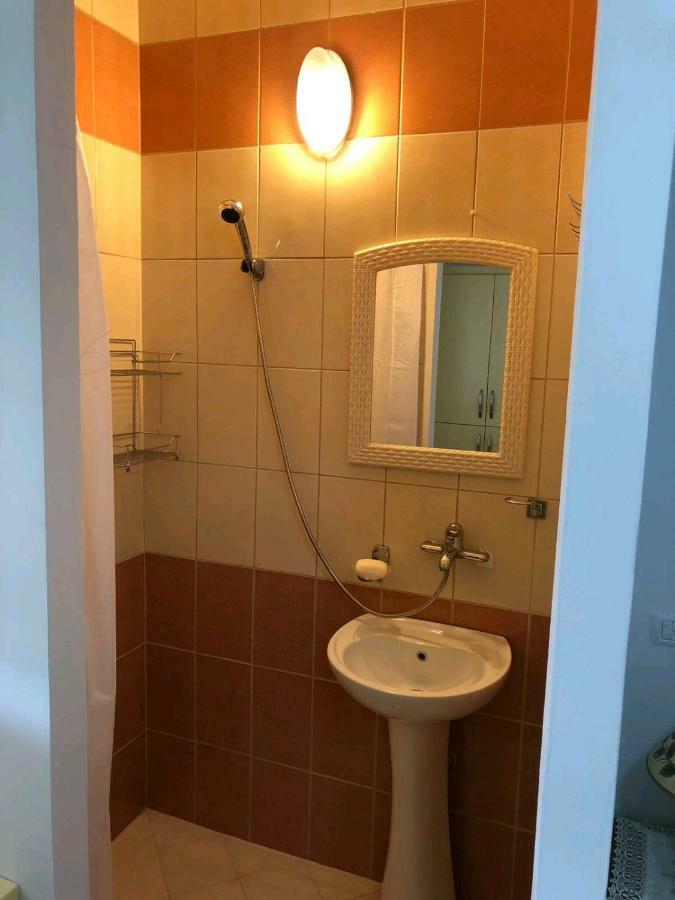 Aris Apartment Sarandë Eksteriør bilde